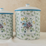 CONTENEDOR GRANDE CON TAPA FLORES Y OLIVO