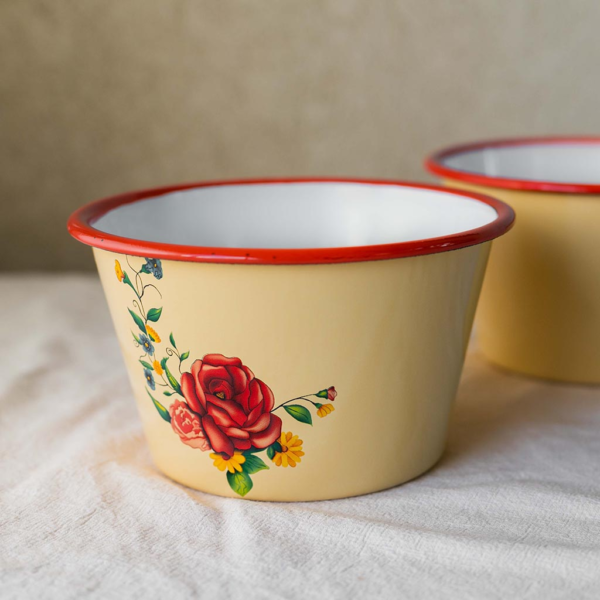 ENSALADERA CÓNICA BORDE ROJO ROSAS