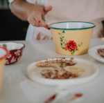 ENSALADERA CÓNICA BORDE VERDE ROSAS - Imagen 2