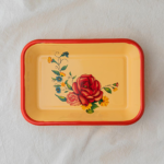 FUENTE RECTANGULAR BORDE ROJO ROSAS