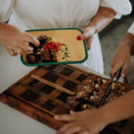 FUENTE RECTANGULAR BORDE VERDE ROSAS - Imagen 2
